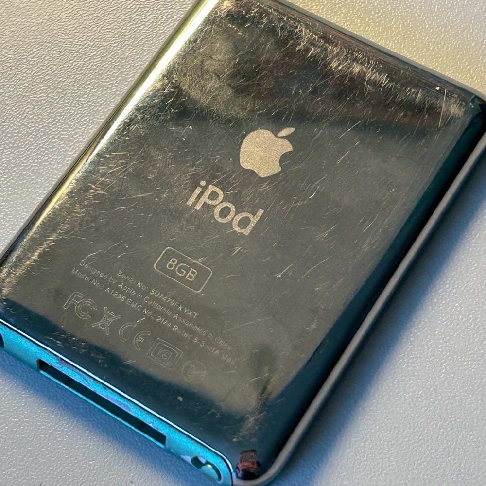 Green iPod Nano 3rd Generation *Does not come with charger* - Picture 4 of 5